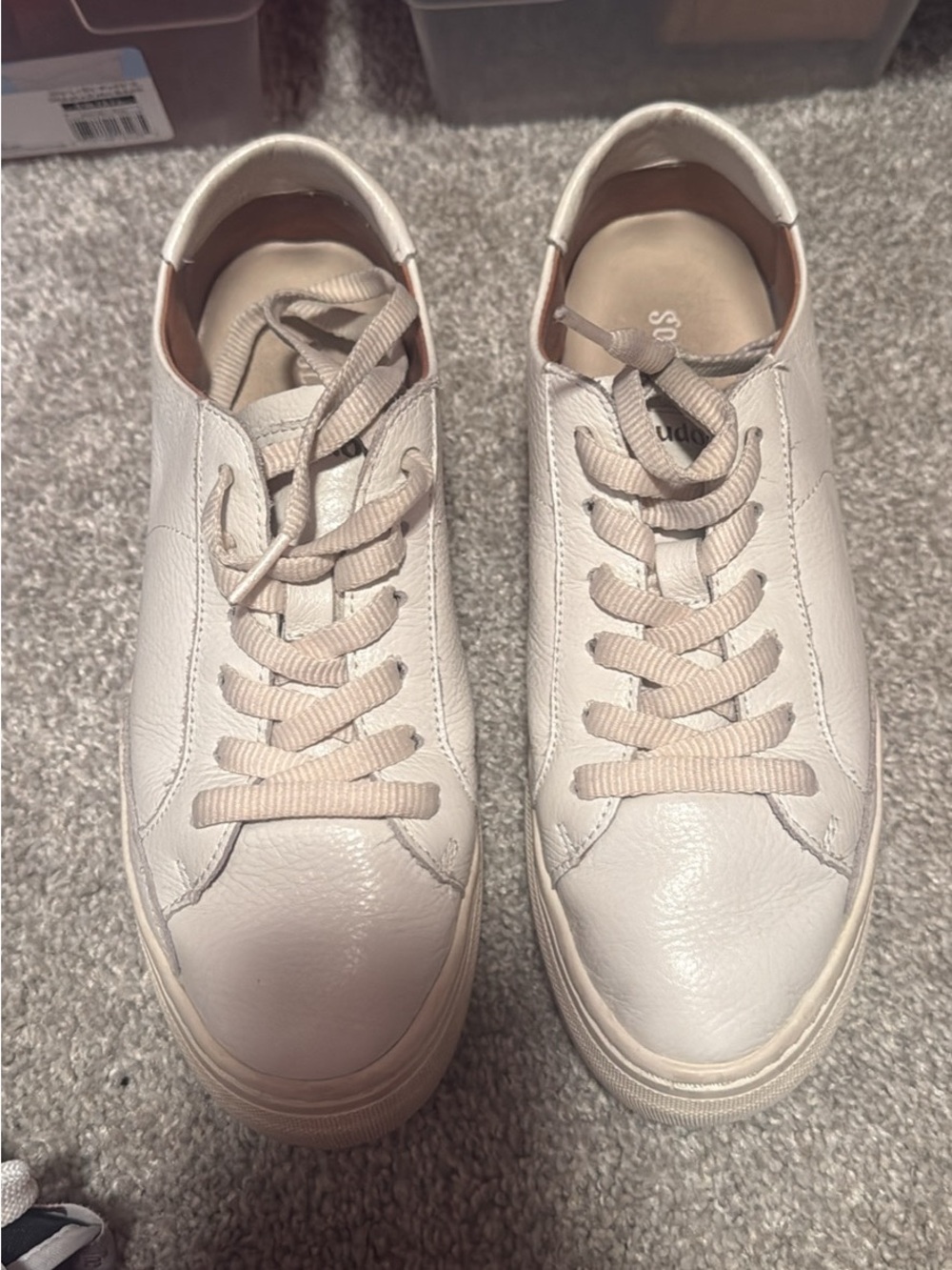 Women’s  Cream Leather Casual Sneakers - Soludos